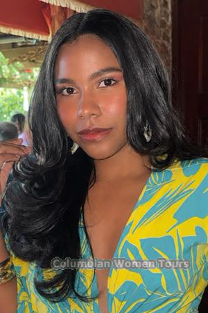 228888 - Laura Age: 27 - Colombia