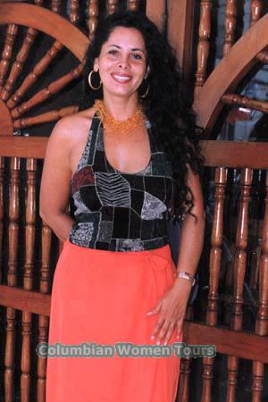 52841 - Lina Age: 50 - Colombia